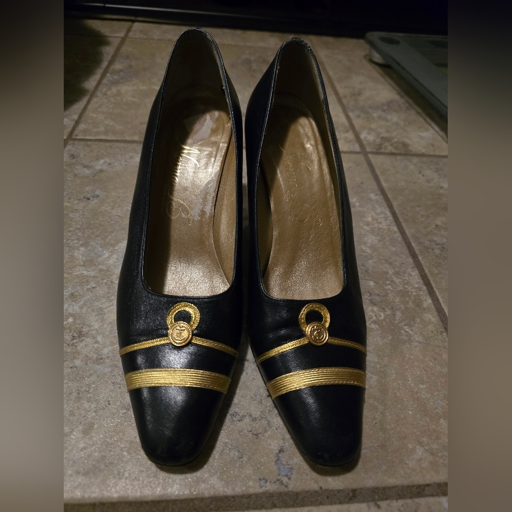 Vintage Norma B Navy Blue and Gold Leather Pumps, Circa 1980s, Est. Size 8